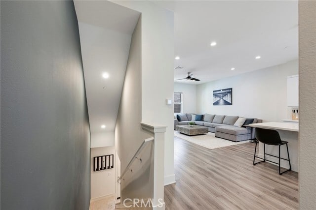 Building Photo - 987 E Mason Ln