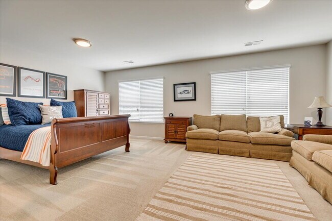 Building Photo - 1007 Kaiser Way