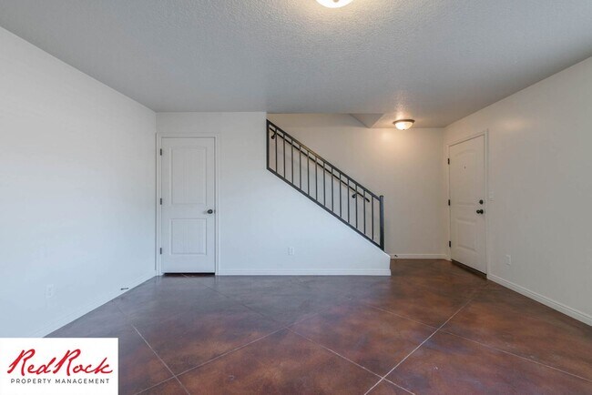 Building Photo - $300 Move in Special! 3 Bedroom Townhome with Internet Included!