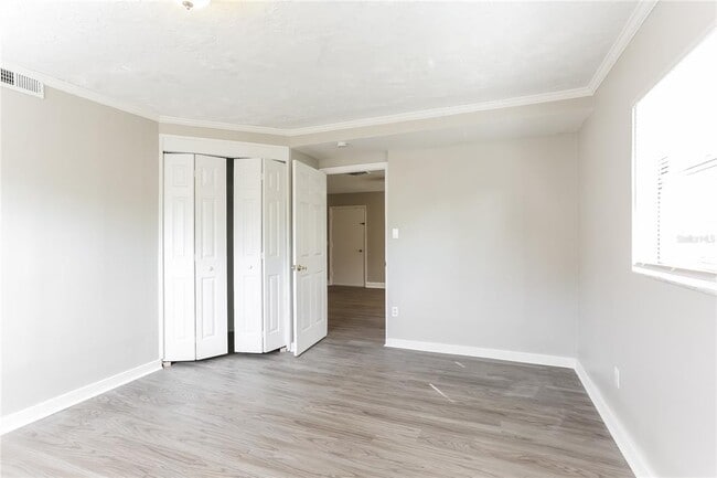 Building Photo - 911 Orangeview Dr