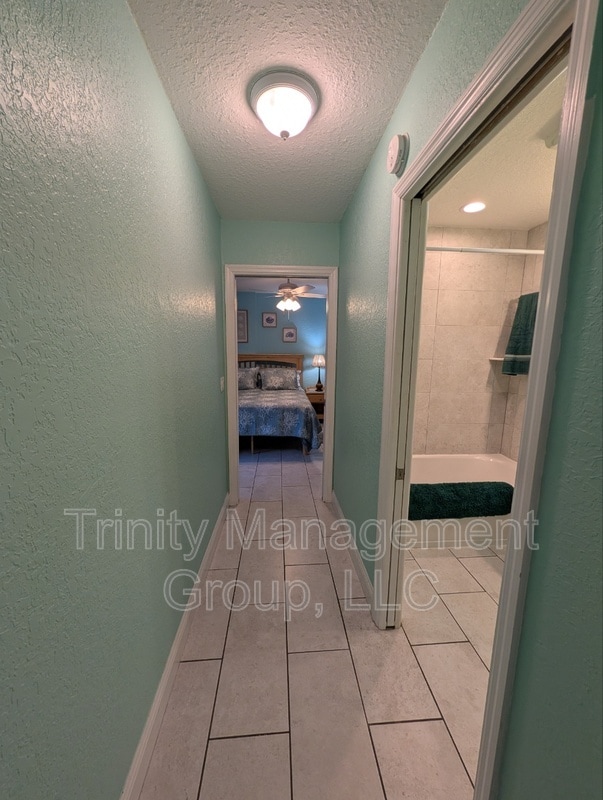 Building Photo - 7271 Holiday Dr
