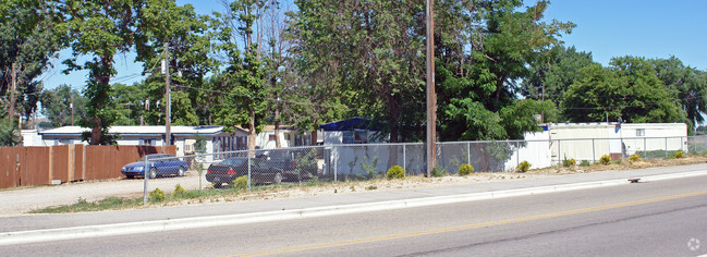 Building Photo - King's Court Mobile Home Park