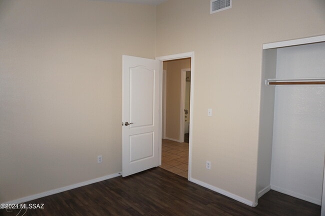 Building Photo - 2201 S St Suzanne Dr