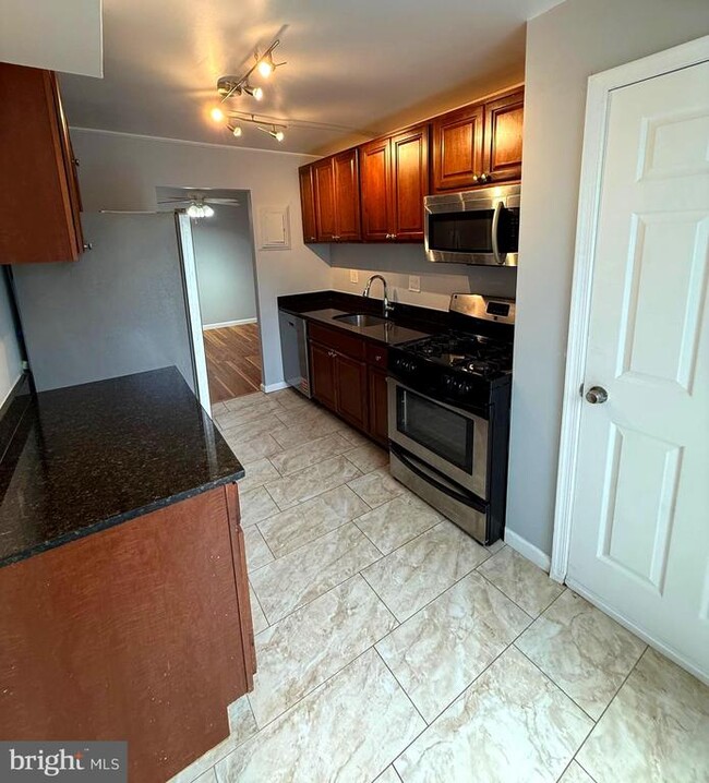 Building Photo - 5602 Bismach Dr