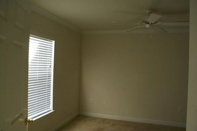 Building Photo - 18547 Bridle Club Dr