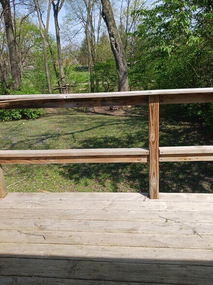 Building Photo - 812 W Main St