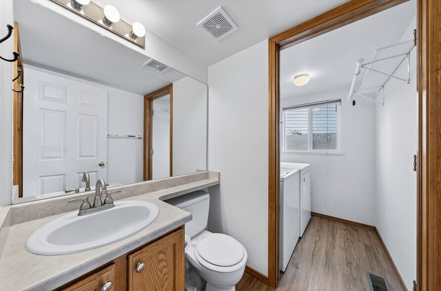 Building Photo - 5660 Many Springs Dr