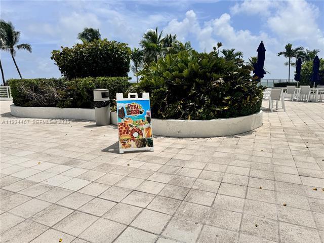 Building Photo - 5161 Collins Ave