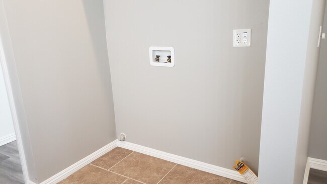 Building Photo - 2057 W Florence Ave