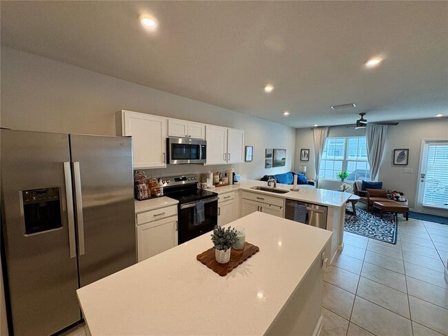 Building Photo - 4644 Old Blush St