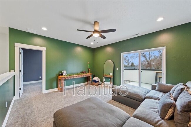 Building Photo - 917 E Bissett St