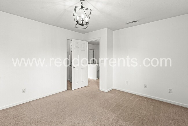 Building Photo - Spacious 3-Bedroom Home in Fishers with Modern Comforts