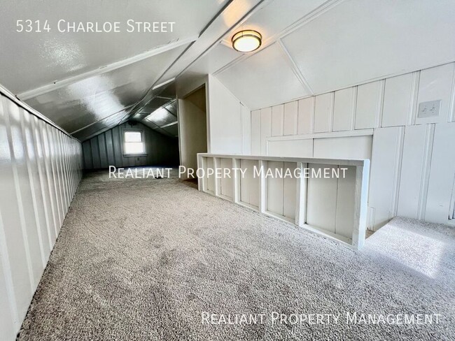 Building Photo - 5314 Charloe St
