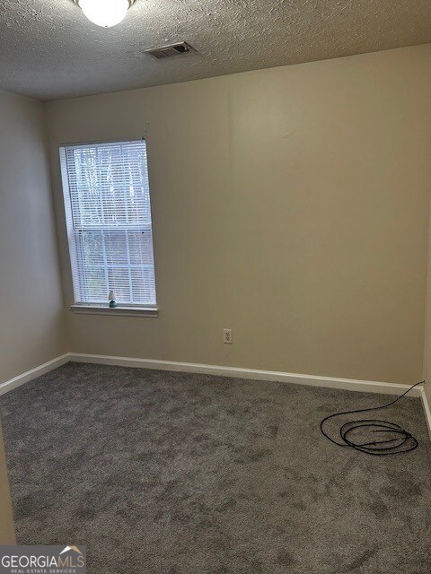 Building Photo - 5675 Hampton Ct