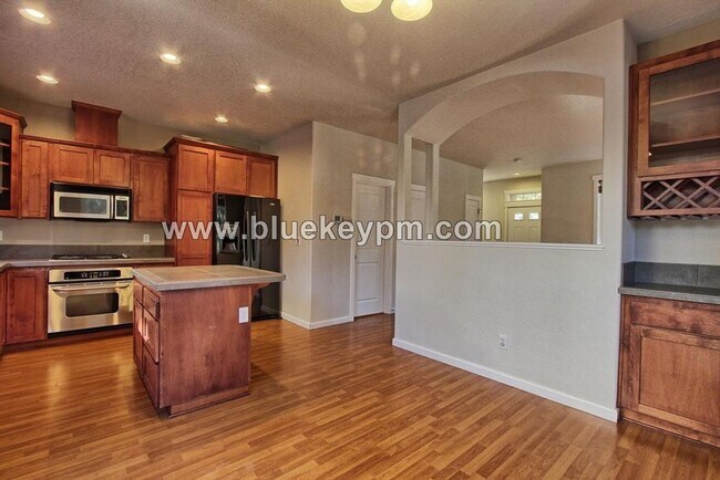 Building Photo - 16220 SW Gage Ln