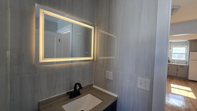 Building Photo - 234 High St