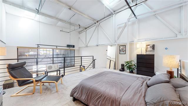 Building Photo - 3377 Blake St