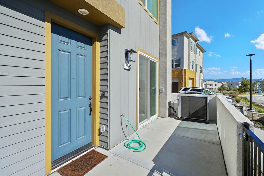 Building Photo - 27586 Manzanita Wy