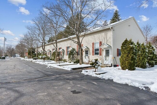 Building Photo - 210 Beach St