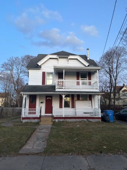 Building Photo - 13 Winter St