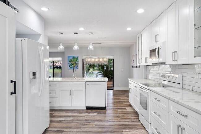 Building Photo - 624 Deer Creek Blvd