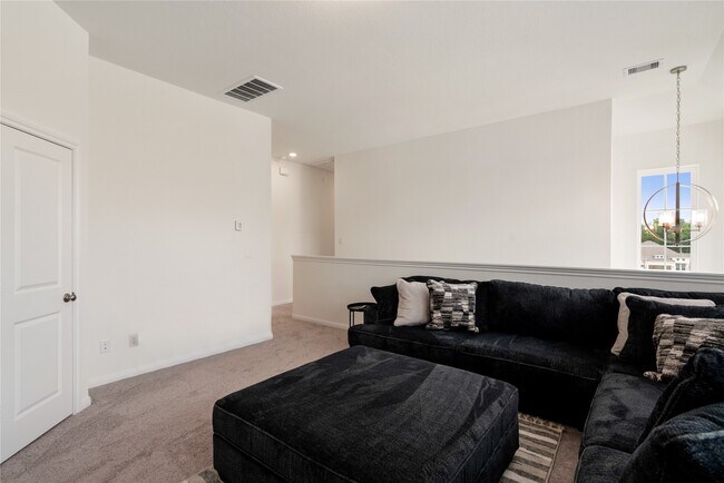 Building Photo - 603 Silver Pear Ct