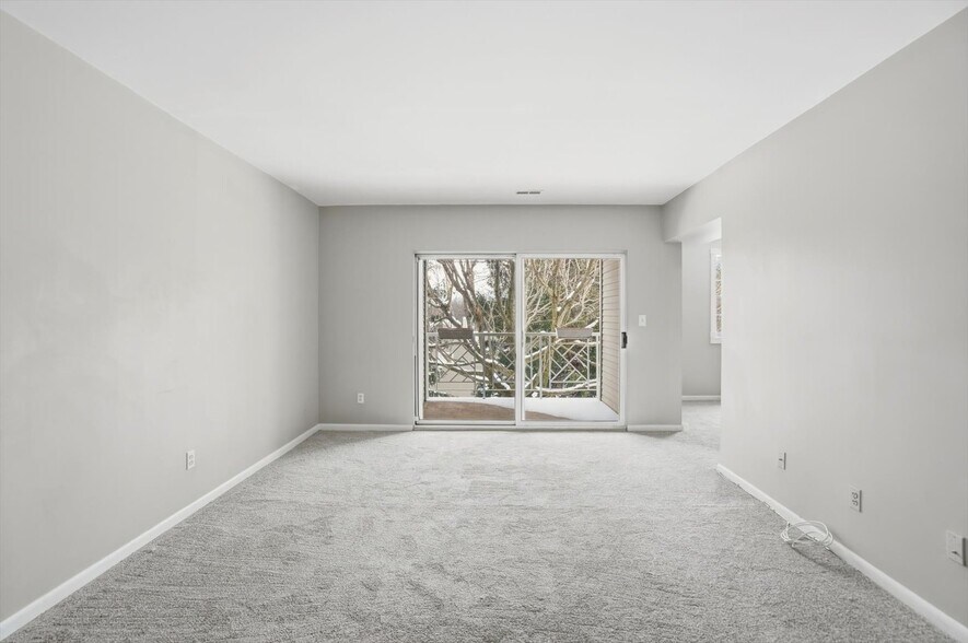 Building Photo - 5 Lough Mask Ct