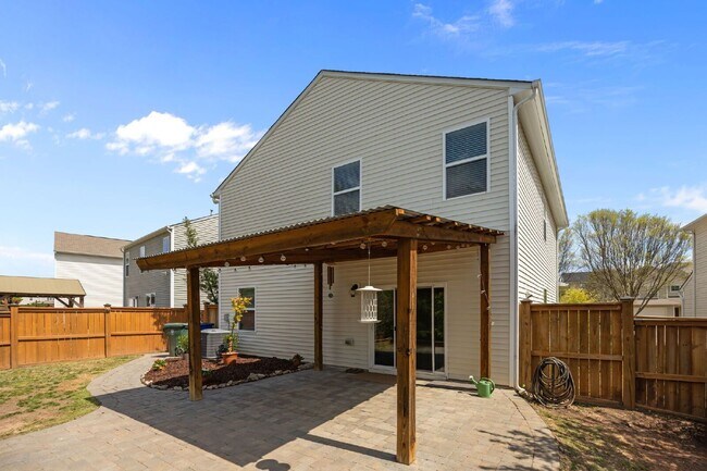 Building Photo - 4320 Lyman Ave