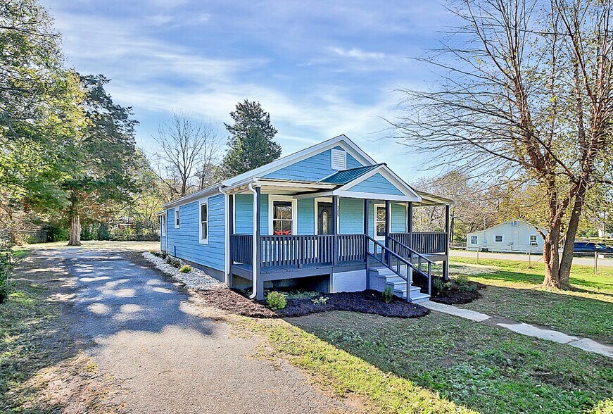 Building Photo - 209 Fairdale St