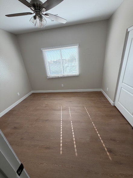 Building Photo - 1190 E Jardin Dr