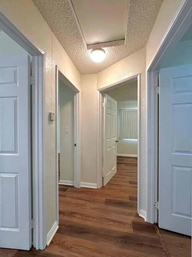 Building Photo - 15Central