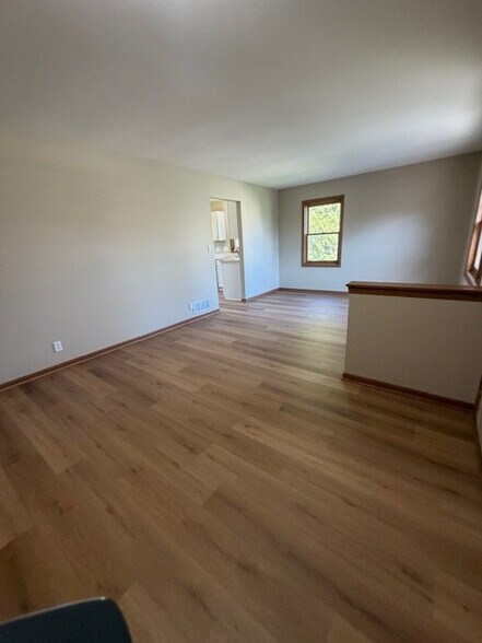 Building Photo - 11450 W Edgerton Ave