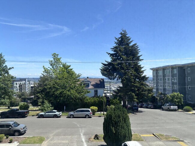 Building Photo - *1626 S G St #4, Tacoma, WA*