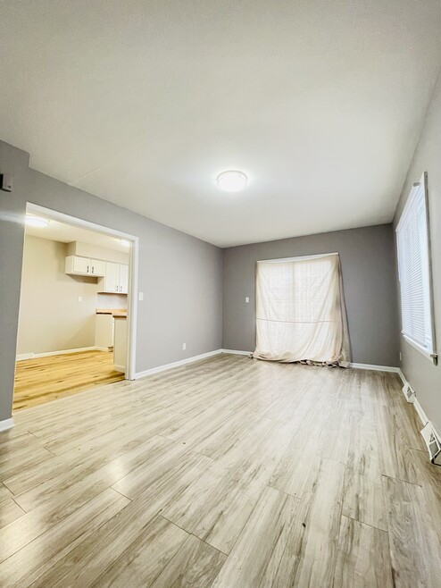 Building Photo - 8620-8620 W Villard Ave