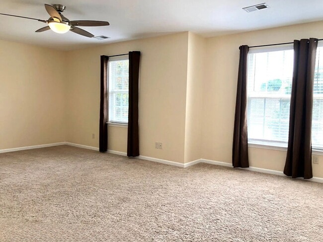 Building Photo - “Your Dream Home Awaits in the Heart of Franklin, TN"