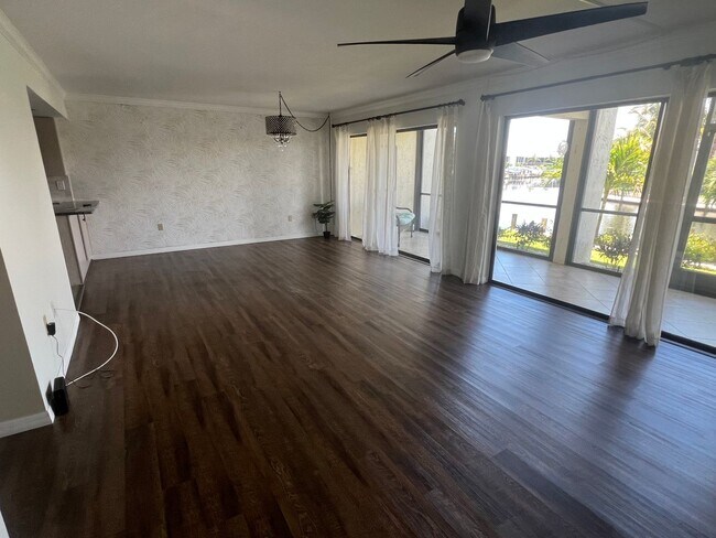 Building Photo - Waterfront Townhome in Punta Gorda
