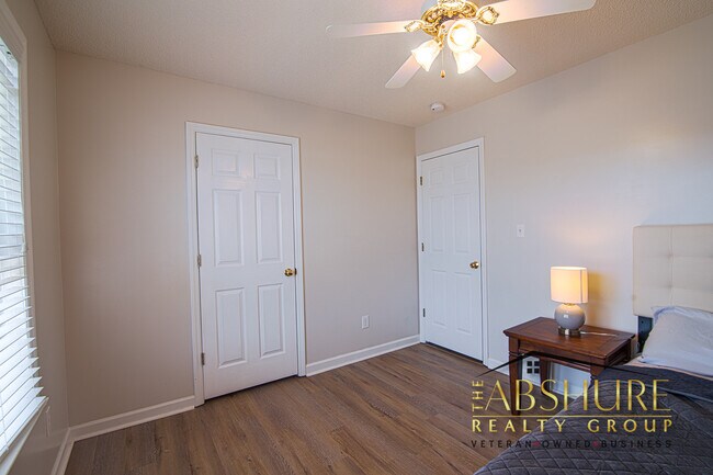 Building Photo - 7604 Lilly Pond Ln