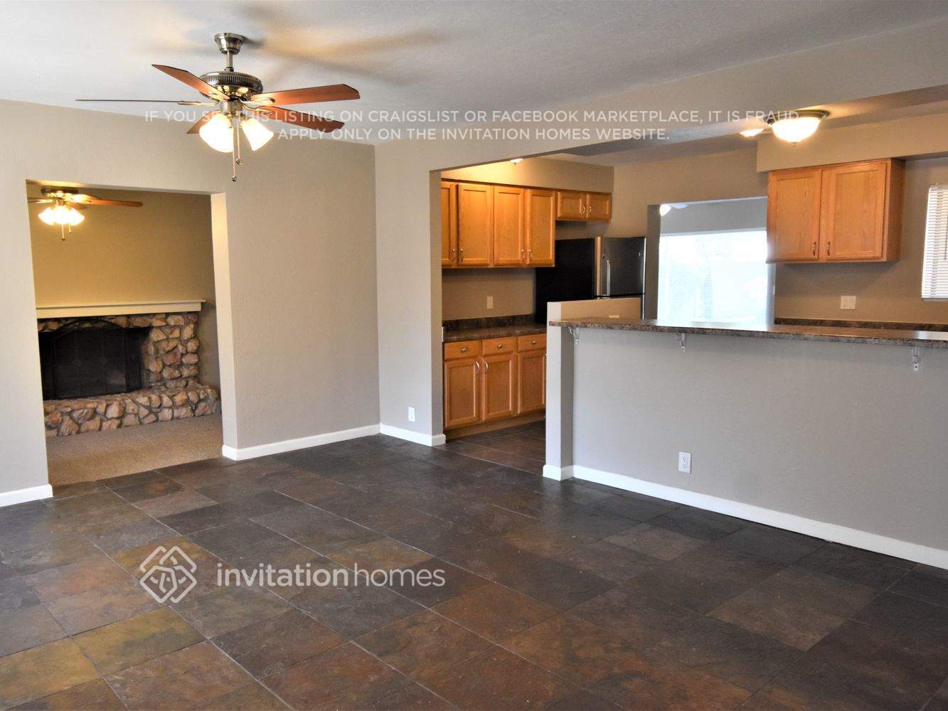 Building Photo - 2532 E Clarendon Ave