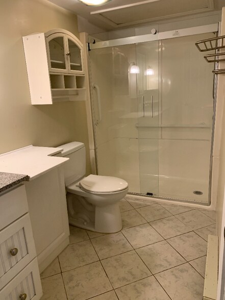 Building Photo - 101 Candlewood Dr