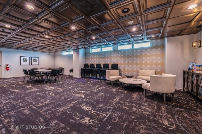 Building Photo - 77 S Evergreen Ave