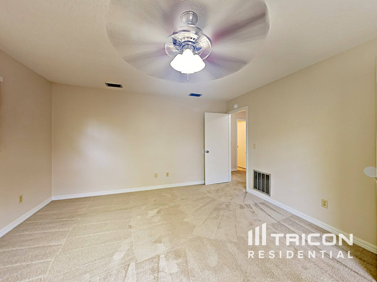 Building Photo - 2036 Pompano Pkwy