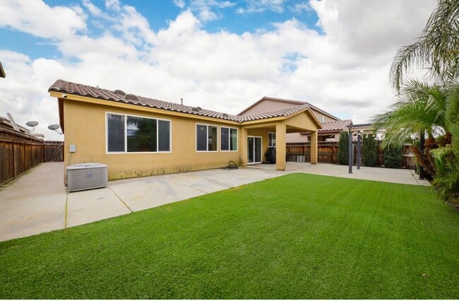 Building Photo - 5900 Warren Ridge Dr