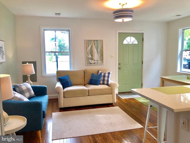 Building Photo - 22 E Reed Ave