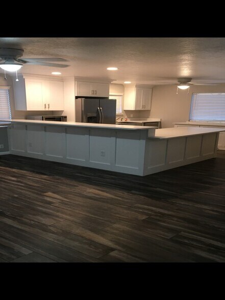 Building Photo - 833 W 3600 S