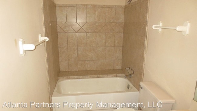 Building Photo - 3 br, 2 bath House - 664 Oxford Hall Dr