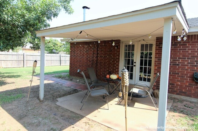 Building Photo - 1301 Del Norte Dr