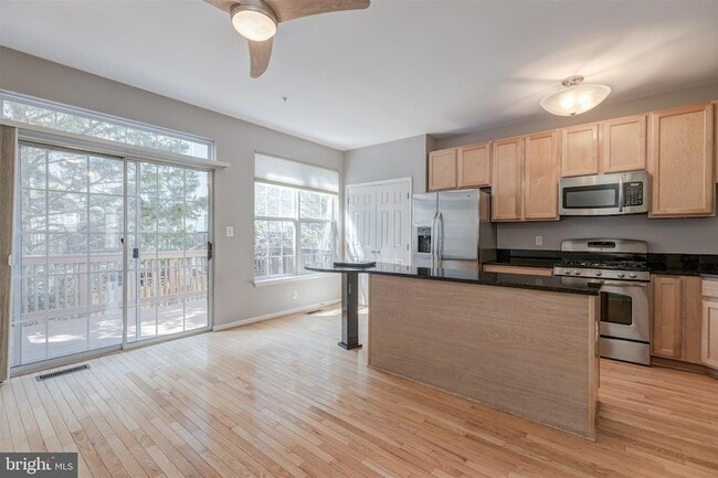 Building Photo - 5140 Donovan Dr