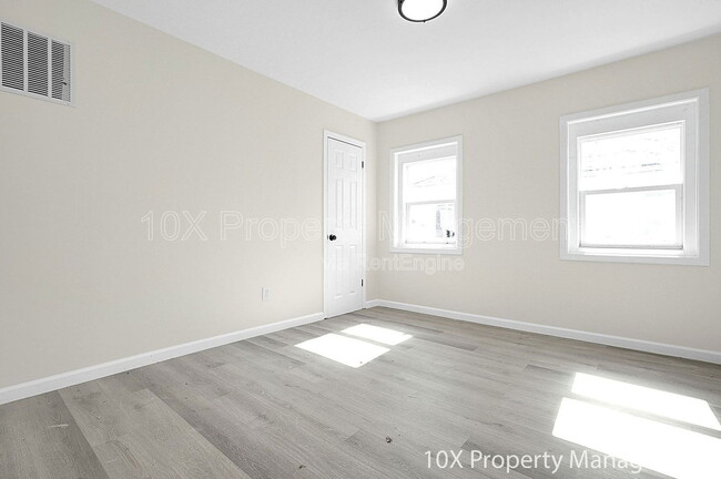 Building Photo - 685 S Wheatland Ave