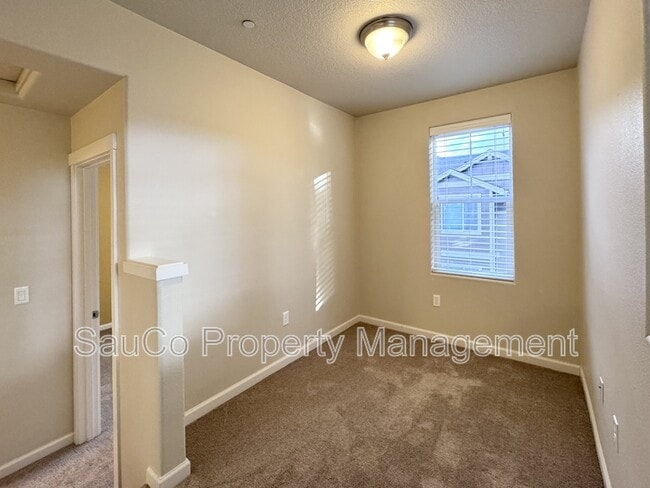 Building Photo - 175 NE 80th Ave