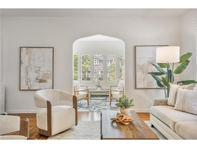 Building Photo - 1621 W 25th St